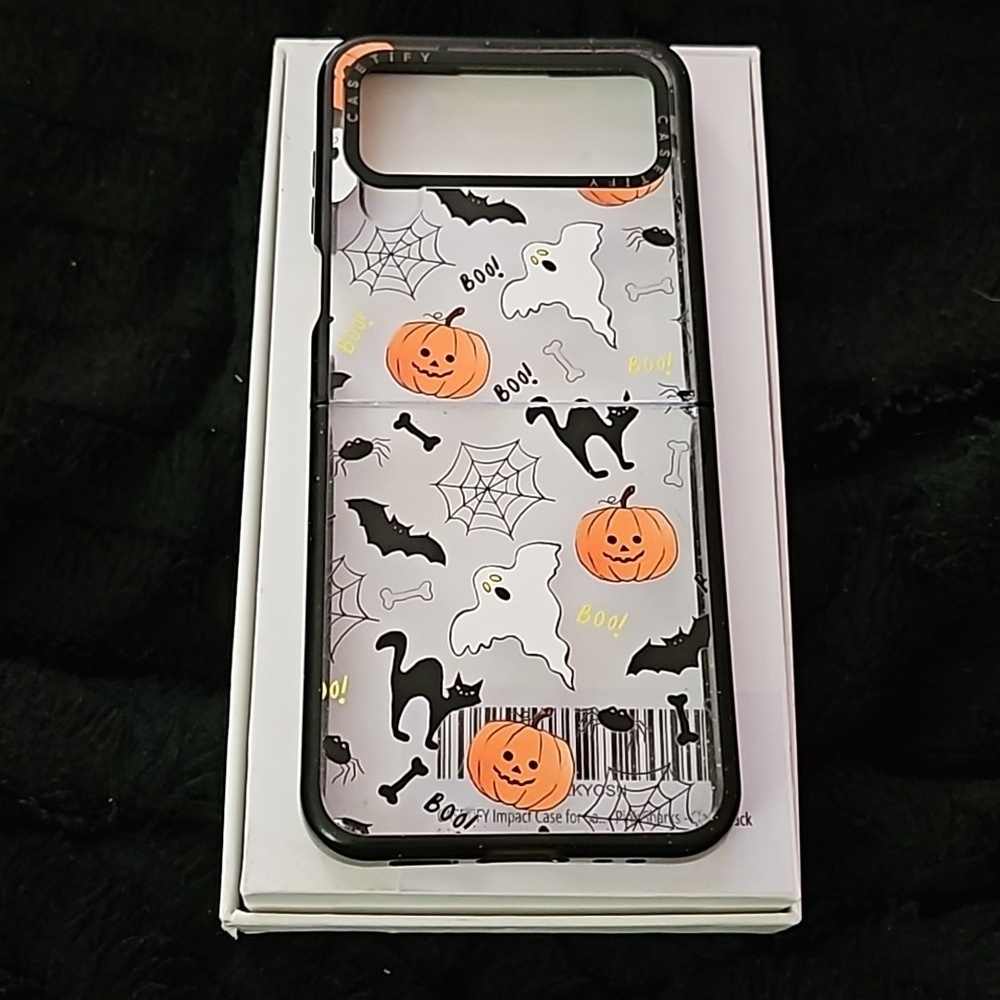 Casetify - Boo Halloween Galaxy Z-Flip 4 Case - Picture 2 of 7